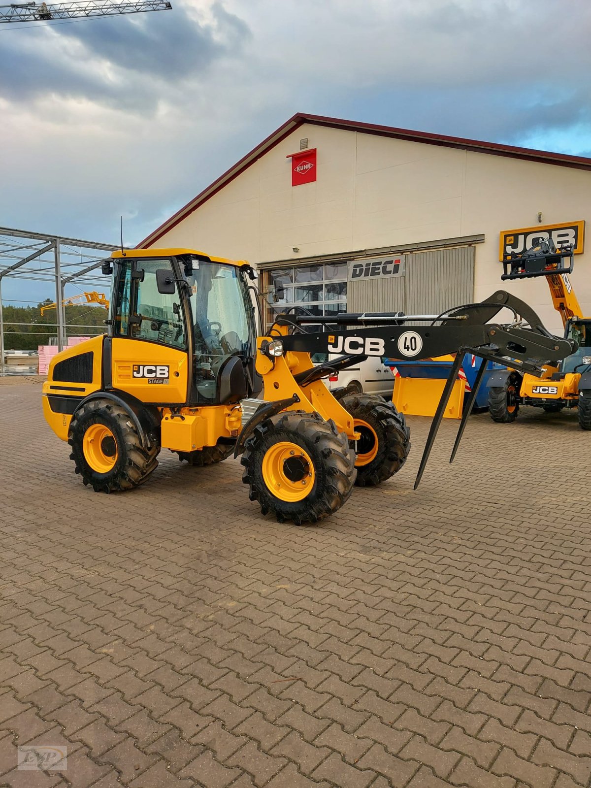 Radlader des Typs JCB 407 Agri, Neumaschine in Pegnitz (Bild 4)