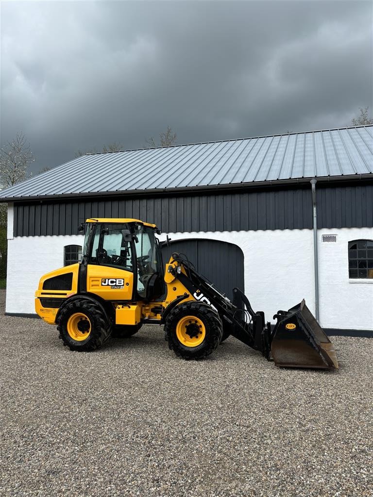 Radlader des Typs JCB 407, Gebrauchtmaschine in Horsens (Bild 1)