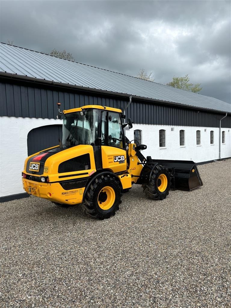Radlader des Typs JCB 407, Gebrauchtmaschine in Horsens (Bild 3)