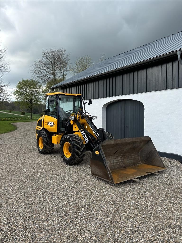 Radlader des Typs JCB 407, Gebrauchtmaschine in Horsens (Bild 2)