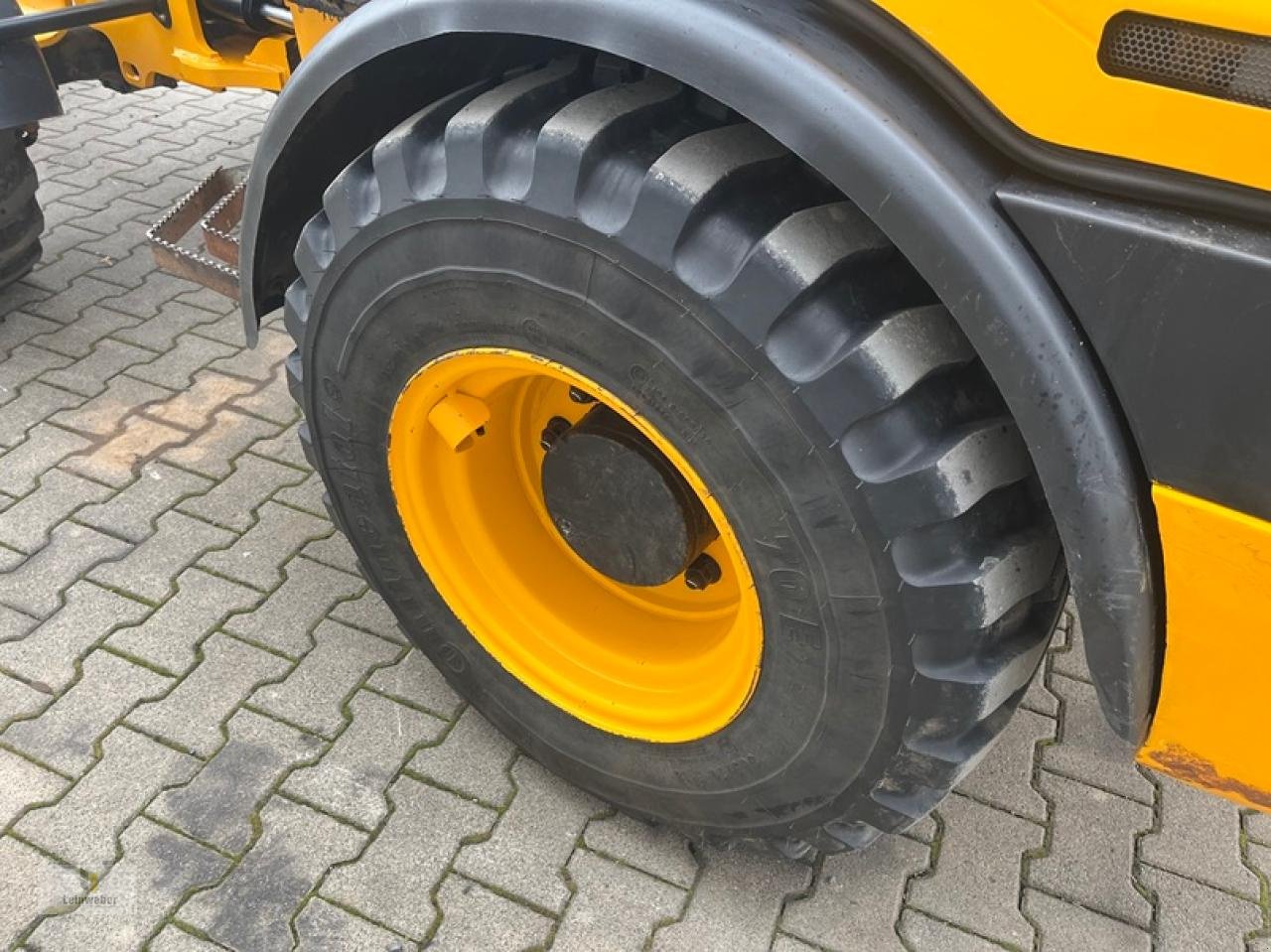 Radlader typu JCB 407, Gebrauchtmaschine v Neuhof - Dorfborn (Obrázek 9)