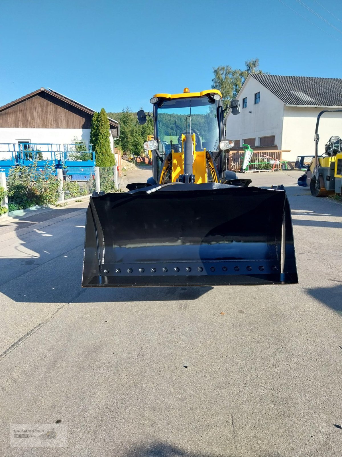 Radlader des Typs JCB 409, Gebrauchtmaschine in Stetten (Bild 2)