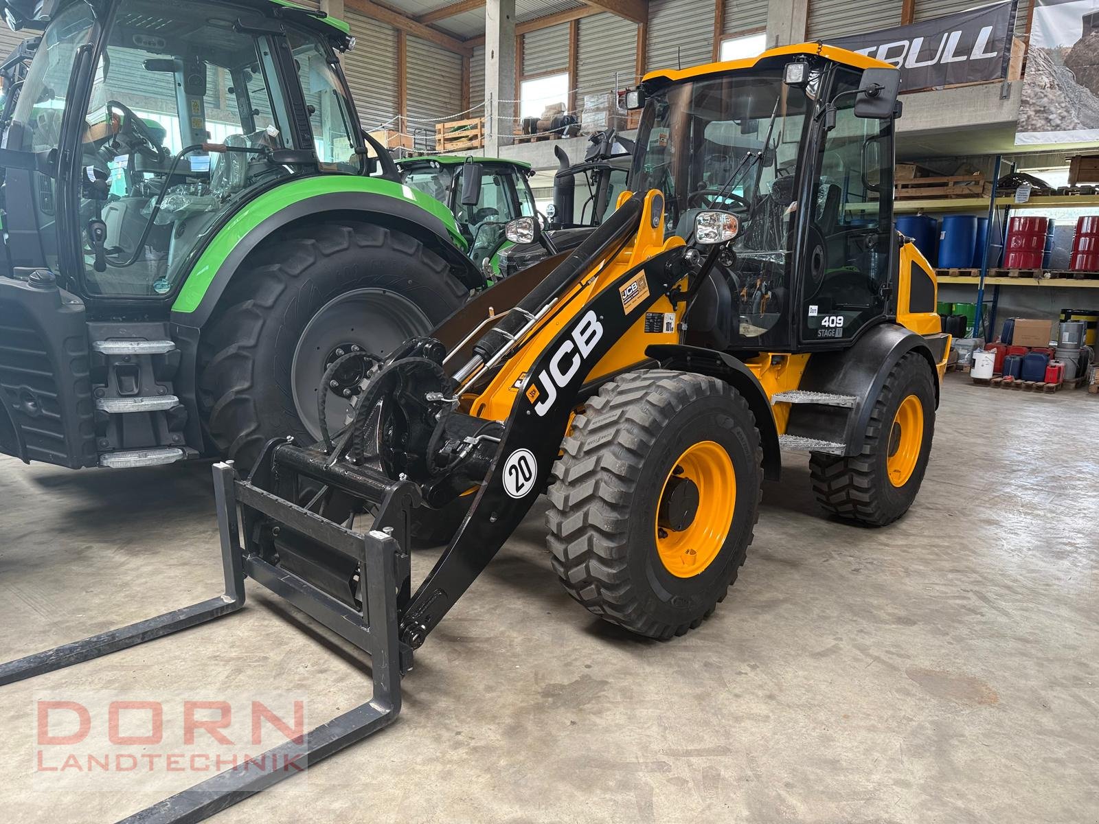 Radlader des Typs JCB 409, Gebrauchtmaschine in Bruckberg (Bild 1)