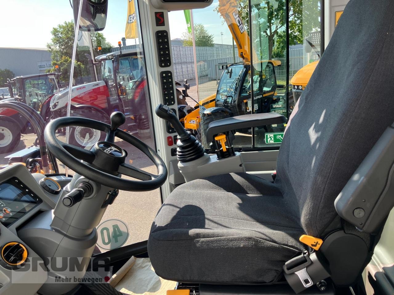 Radlader of the type JCB 419 S S5, Neumaschine in Friedberg-Derching (Picture 18)