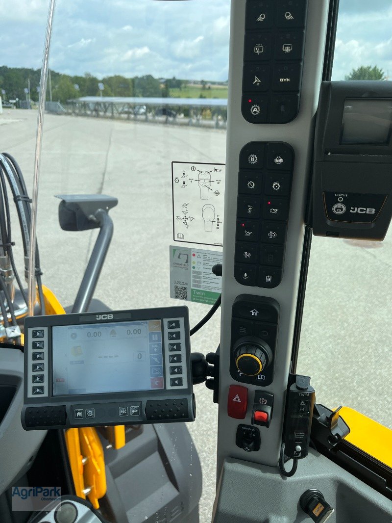 Radlader des Typs JCB 427 AGRI, Neumaschine in Kirchdorf (Bild 9)