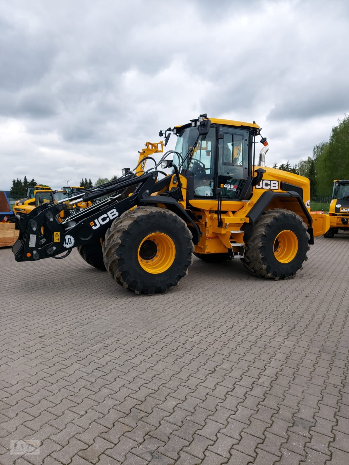 Radlader des Typs JCB 435S Agri HighLift Demomaschine, Neumaschine in Pegnitz (Bild 1)
