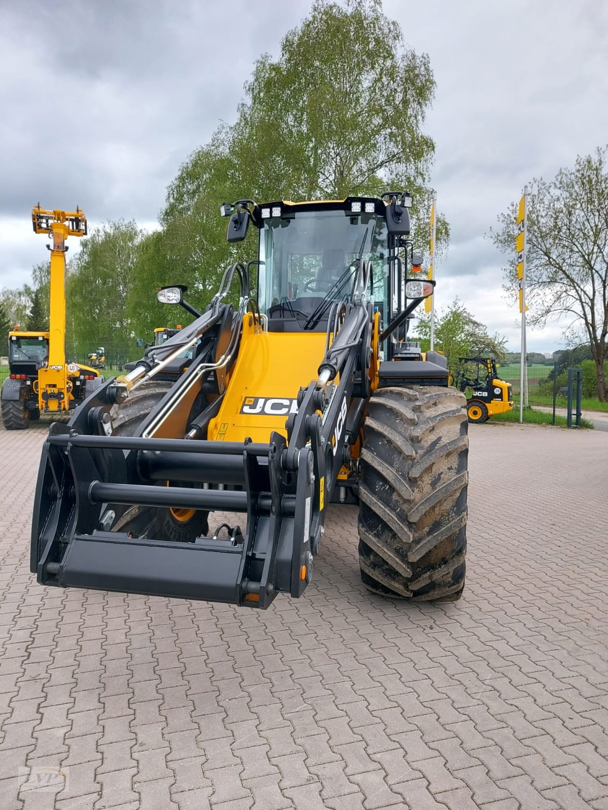Radlader des Typs JCB 435S Agri HighLift Demomaschine, Neumaschine in Pegnitz (Bild 7)