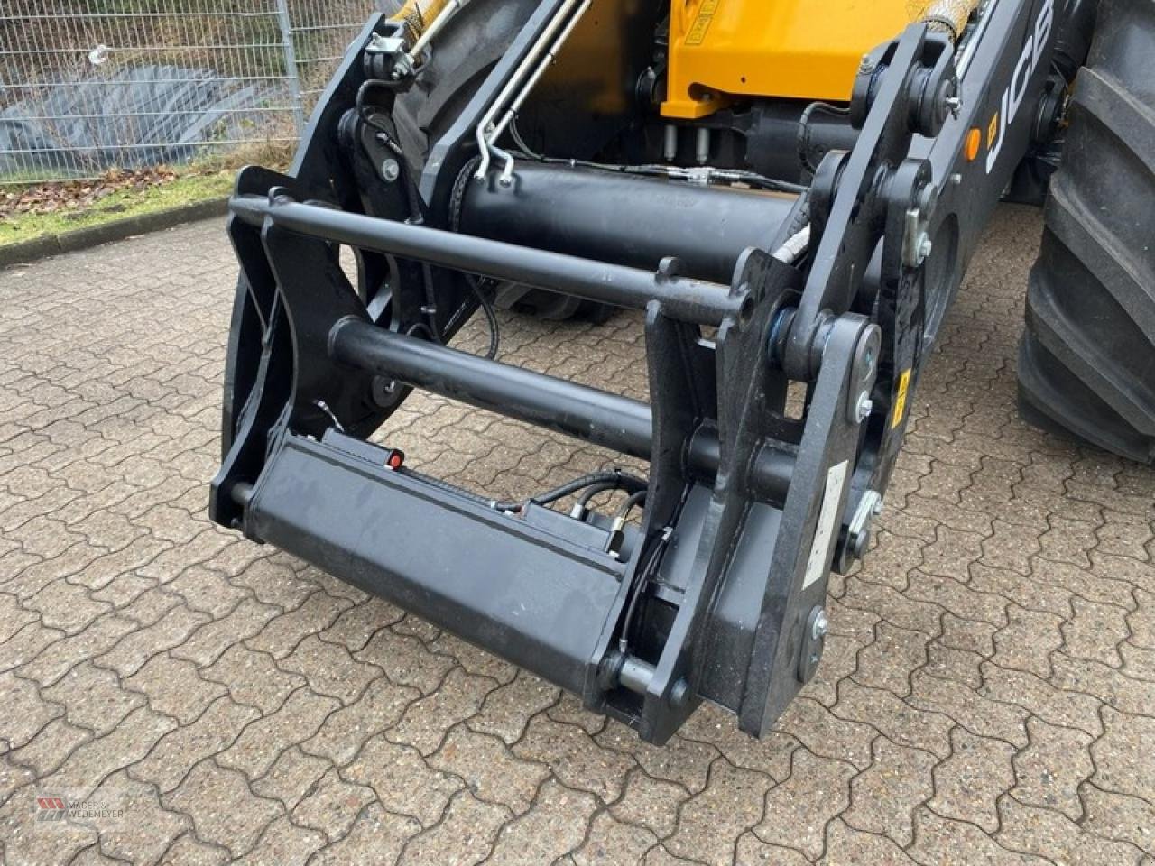 Radlader des Typs JCB 437 HT FARM MASTER, Neumaschine in Oyten (Bild 2)