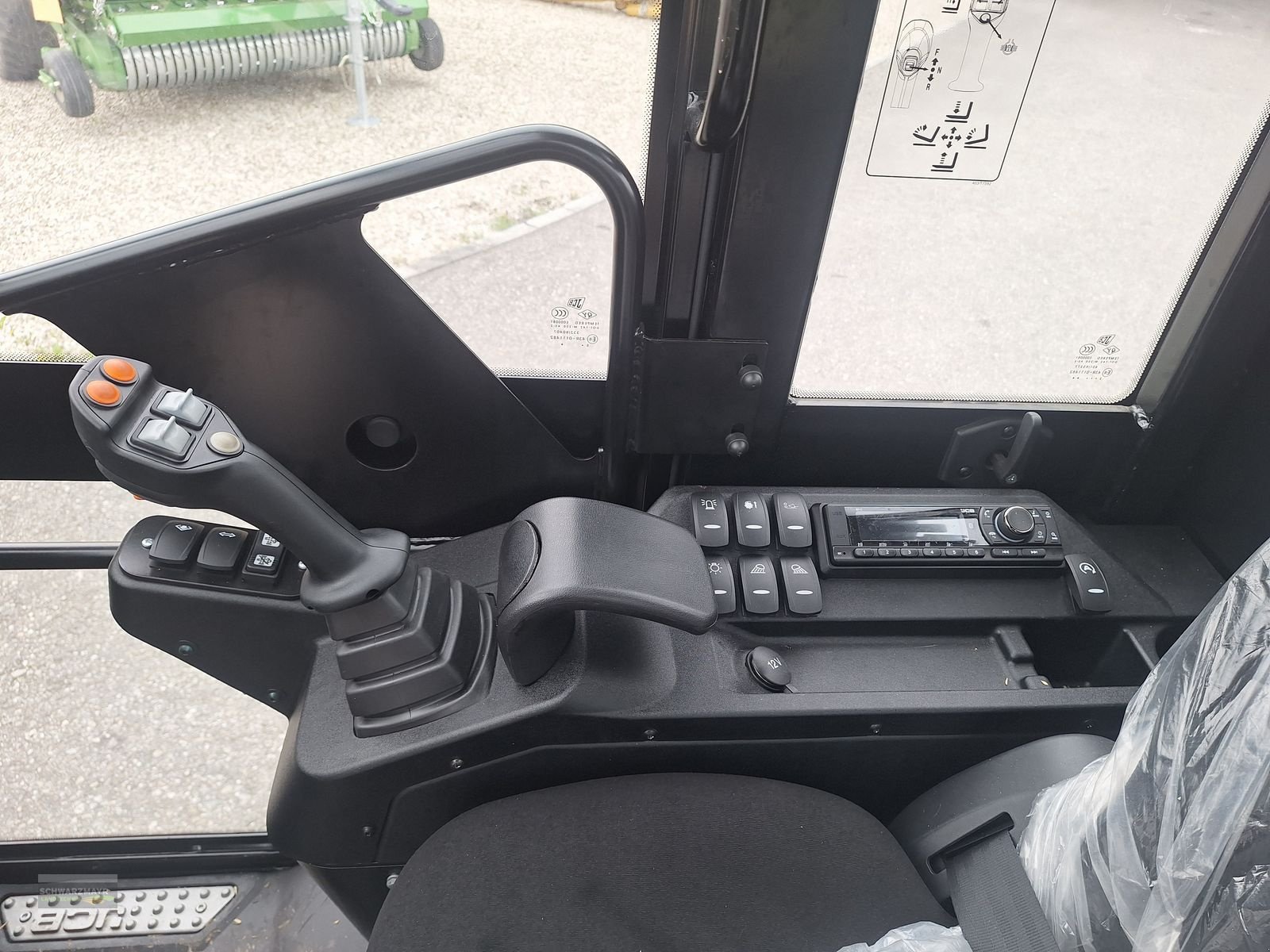 Radlader du type JCB TM 110, Neumaschine en Gampern (Photo 16)