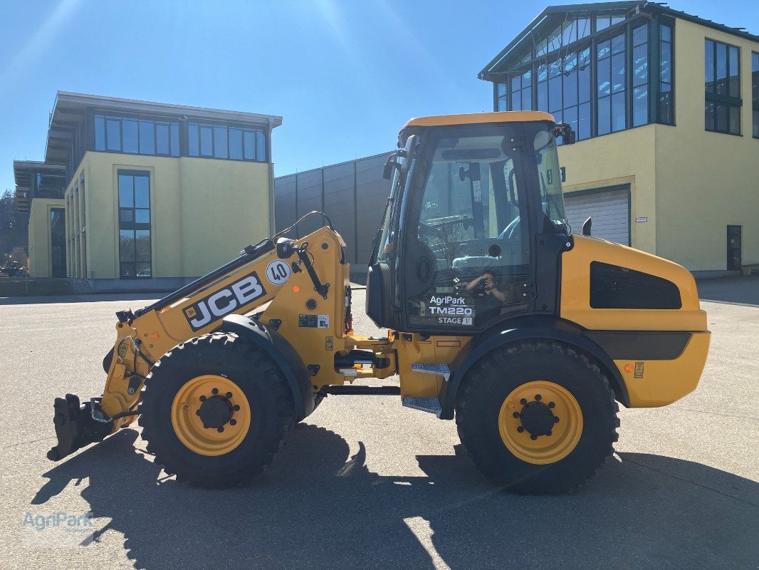 Radlader of the type JCB TM 220 AGRI, Neumaschine in Kirchdorf (Picture 2)