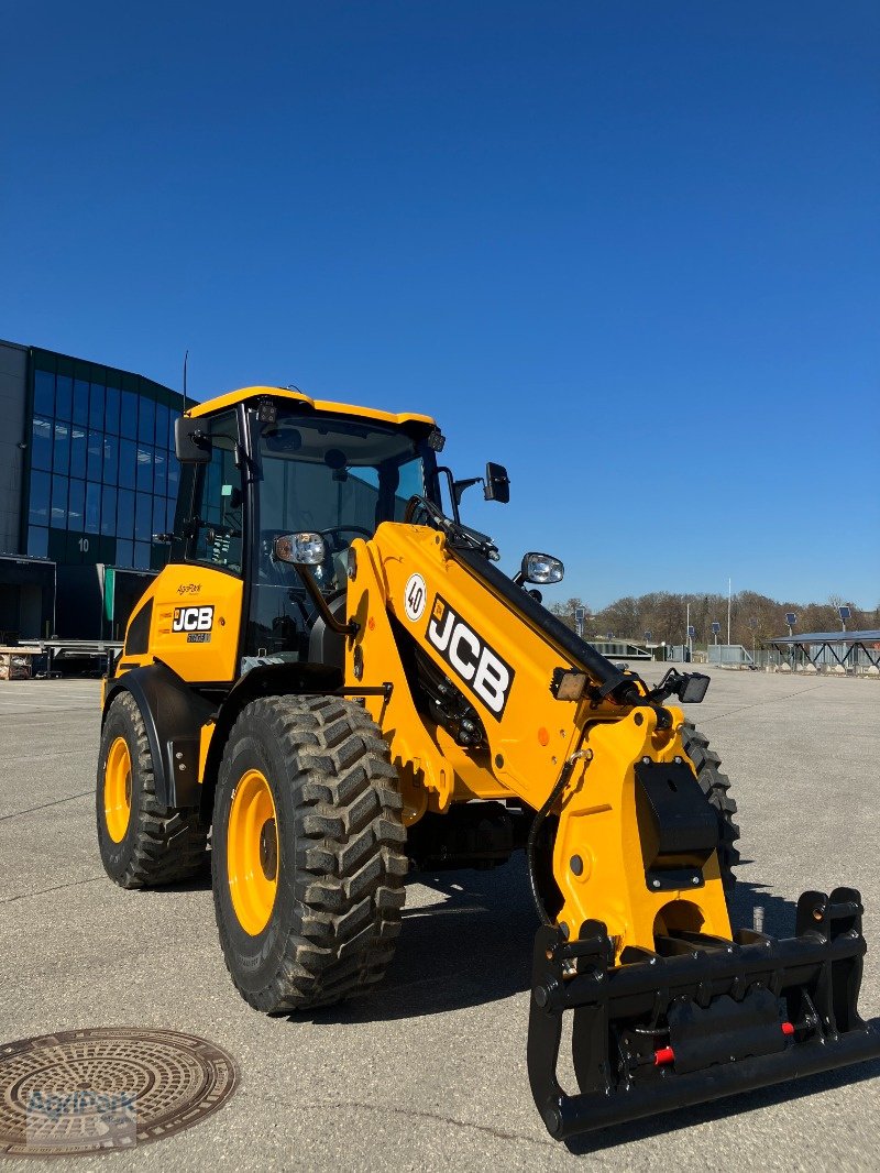Radlader of the type JCB TM 220 AGRI, Neumaschine in Kirchdorf (Picture 6)