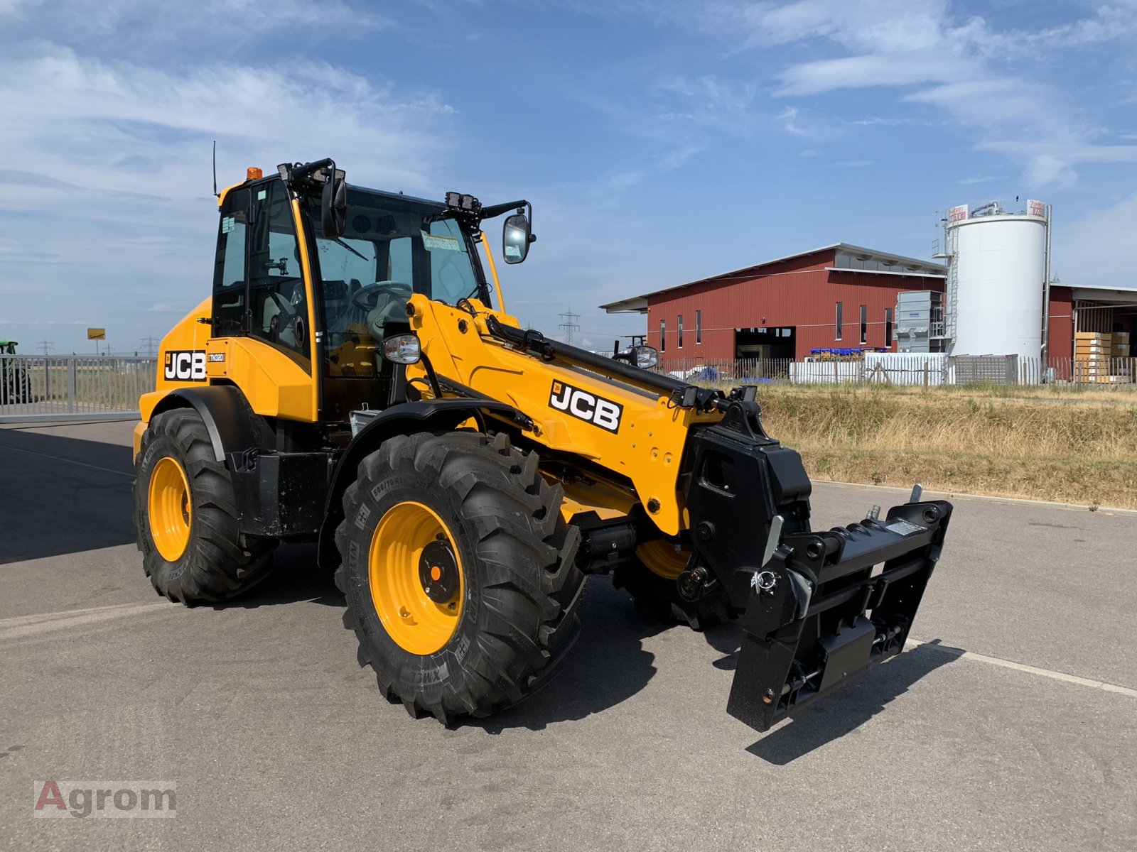 Radlader des Typs JCB TM 320 S, Neumaschine in Meißenheim-Kürzell (Bild 8)