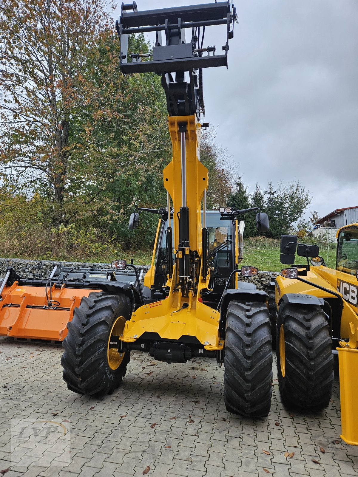 Radlader des Typs JCB TM 320 S, Neumaschine in Hohenau (Bild 2)