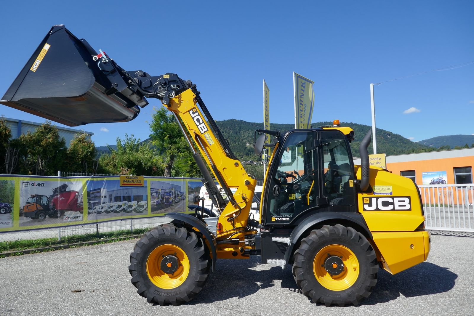 Radlader typu JCB TM 320, Gebrauchtmaschine v Villach (Obrázek 1)