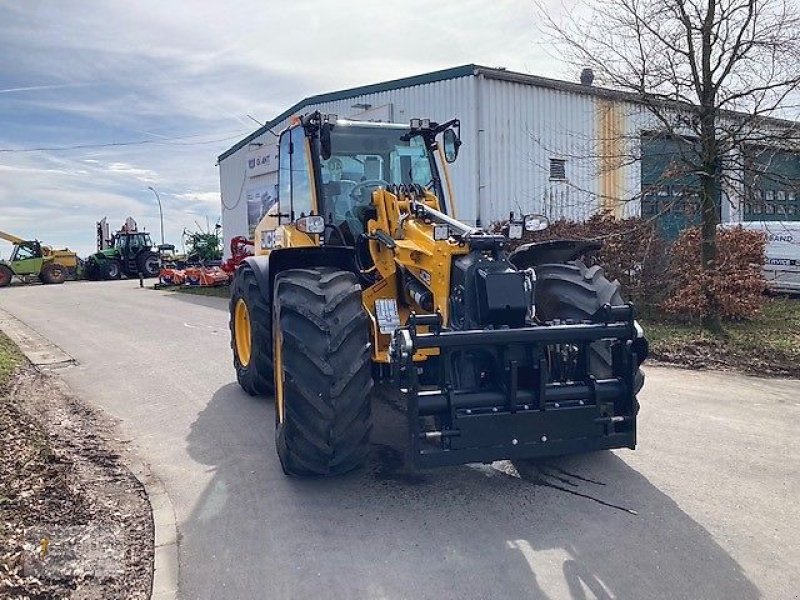 Radlader des Typs JCB TM 420 S, Neumaschine in Colmar-Berg (Bild 2)