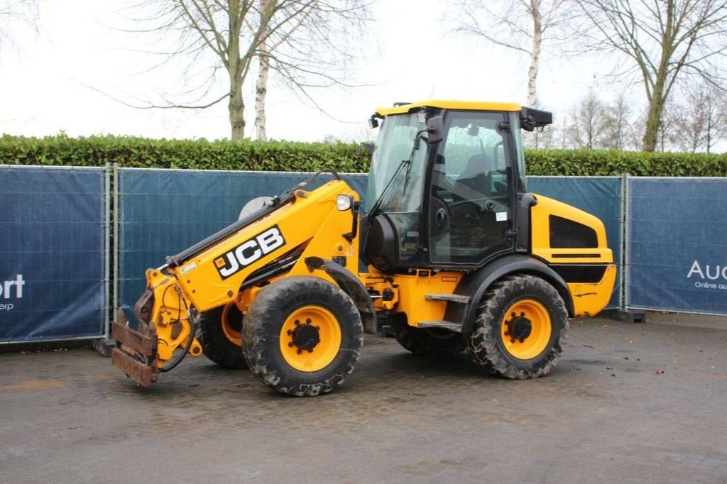 Radlader del tipo JCB TM220, Gebrauchtmaschine In Antwerpen (Immagine 1)