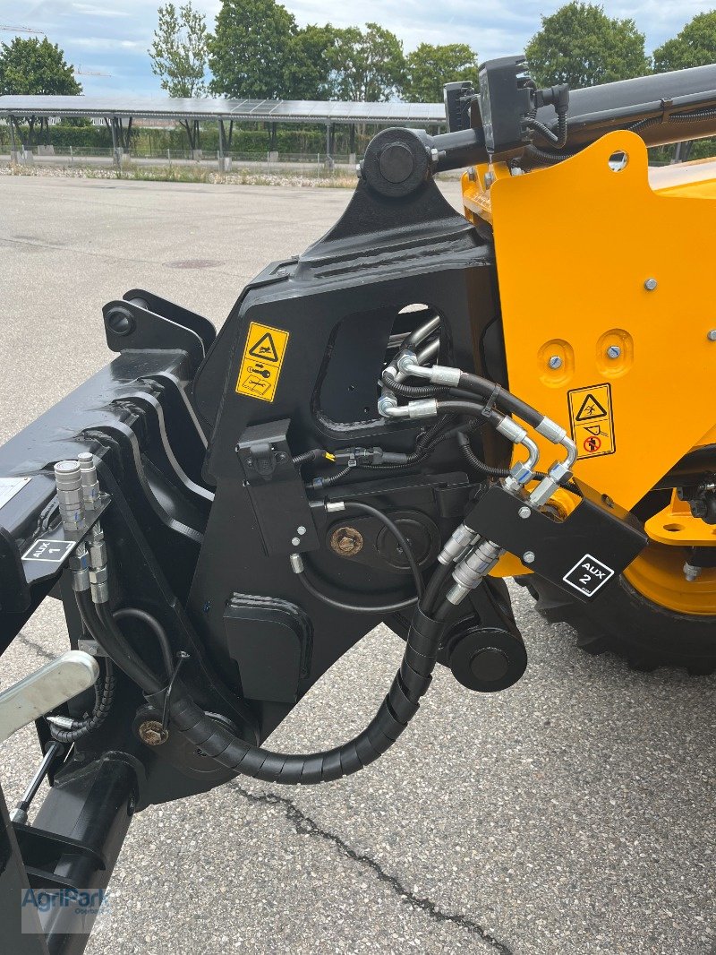 Radlader of the type JCB TM280S AGRI STUFE V, Neumaschine in Kirchdorf (Picture 10)