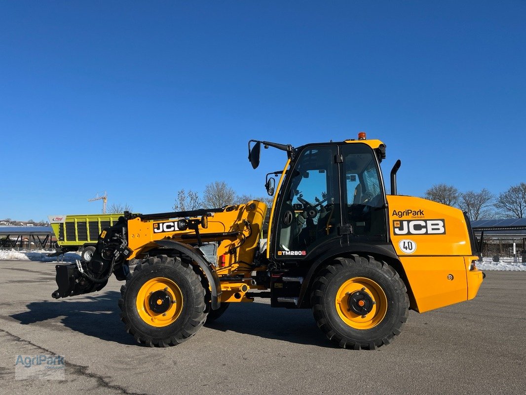 Radlader of the type JCB TM280S AGRI STUFE V, Neumaschine in Kirchdorf (Picture 1)