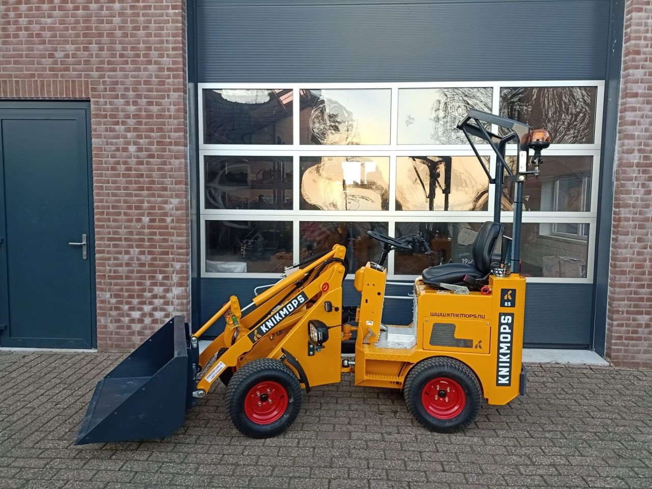 Radlader des Typs Knikmops 130, Neumaschine in Lunteren (Bild 3)