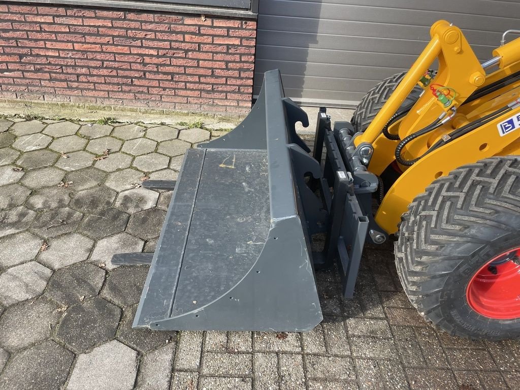 Radlader des Typs Knikmops KM250 minishovel / kniklader, Gebrauchtmaschine in Neer (Bild 9)