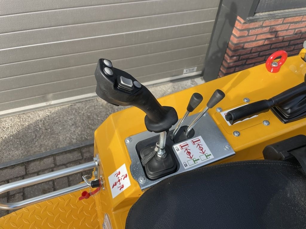 Radlader des Typs Knikmops KM250 minishovel / kniklader, Gebrauchtmaschine in Neer (Bild 11)