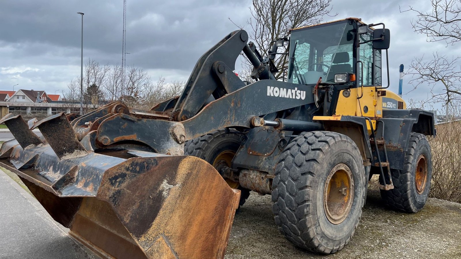 Radlader des Typs Komatsu WA 250PZ-5 Gummihjulslæsser, Gebrauchtmaschine in Løgstør (Bild 3)