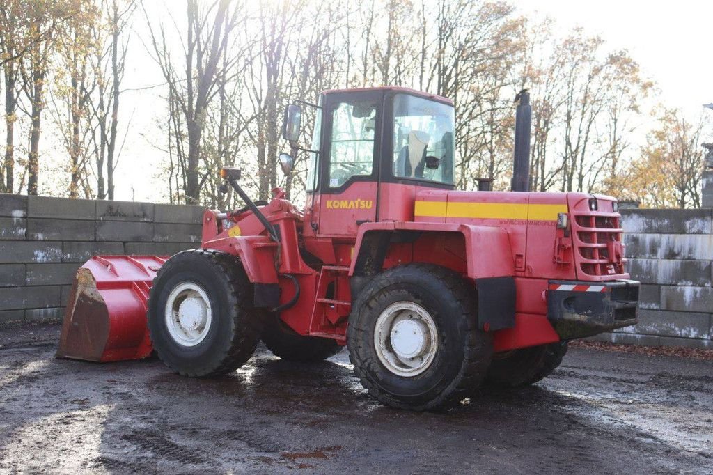 Radlader des Typs Komatsu WA 270-3, Gebrauchtmaschine in Antwerpen (Bild 3)