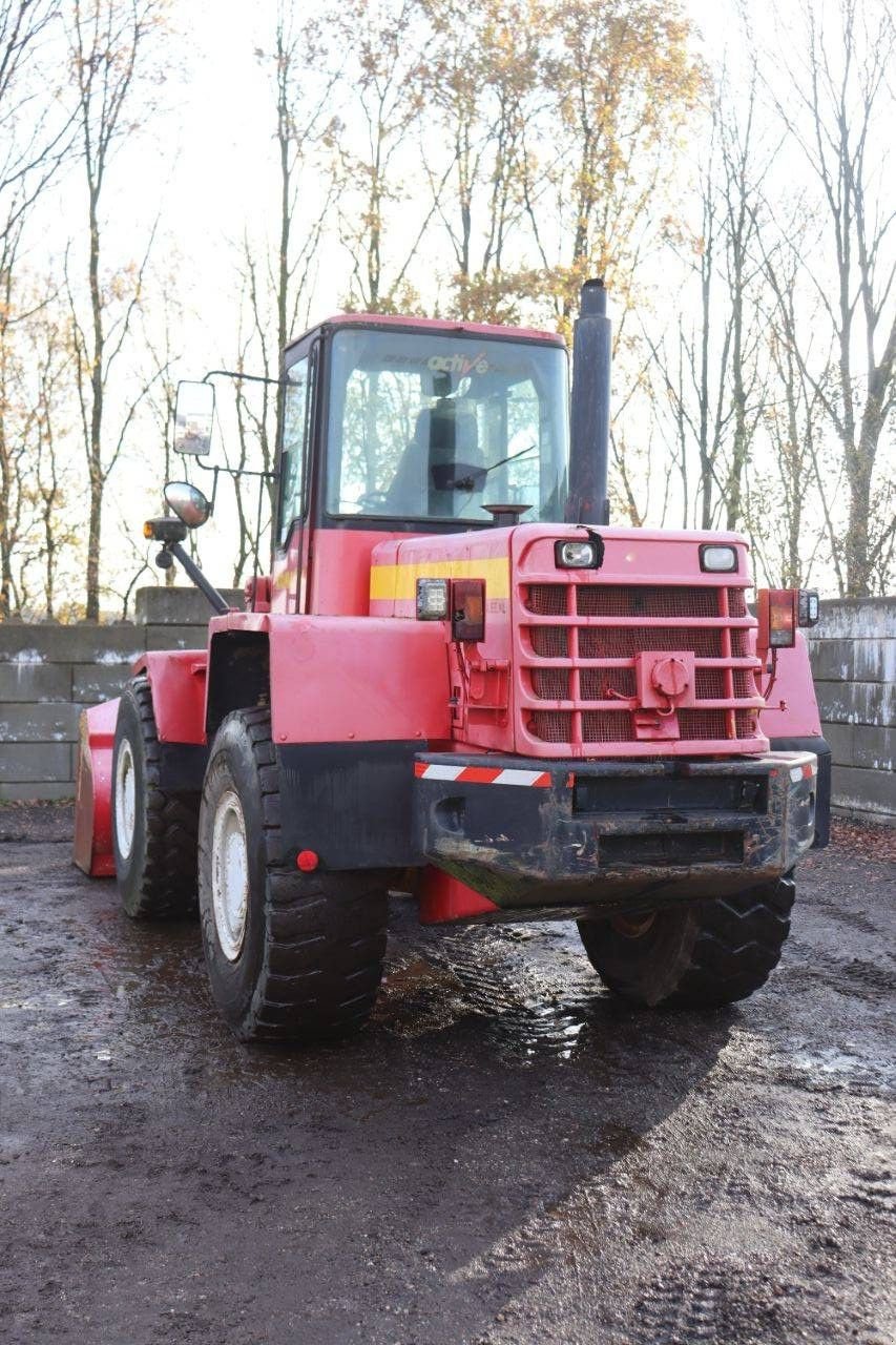 Radlader des Typs Komatsu WA 270-3, Gebrauchtmaschine in Antwerpen (Bild 4)