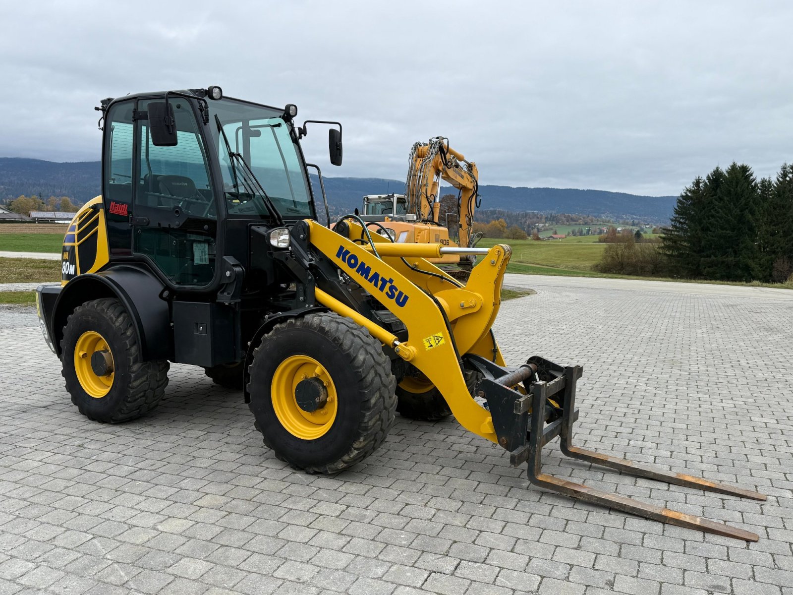 Radlader des Typs Komatsu WA 80M - 8EO, Gebrauchtmaschine in Neureichenau (Bild 3)
