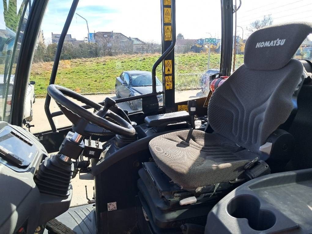 Radlader des Typs Komatsu WA100M-8, Gebrauchtmaschine in Overijse (Bild 4)
