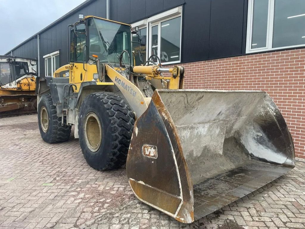 Radlader des Typs Komatsu WA250-5, Gebrauchtmaschine in Barneveld (Bild 2)