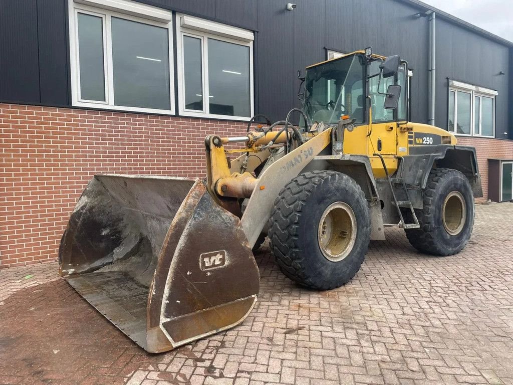 Radlader des Typs Komatsu WA250-5, Gebrauchtmaschine in Barneveld (Bild 1)