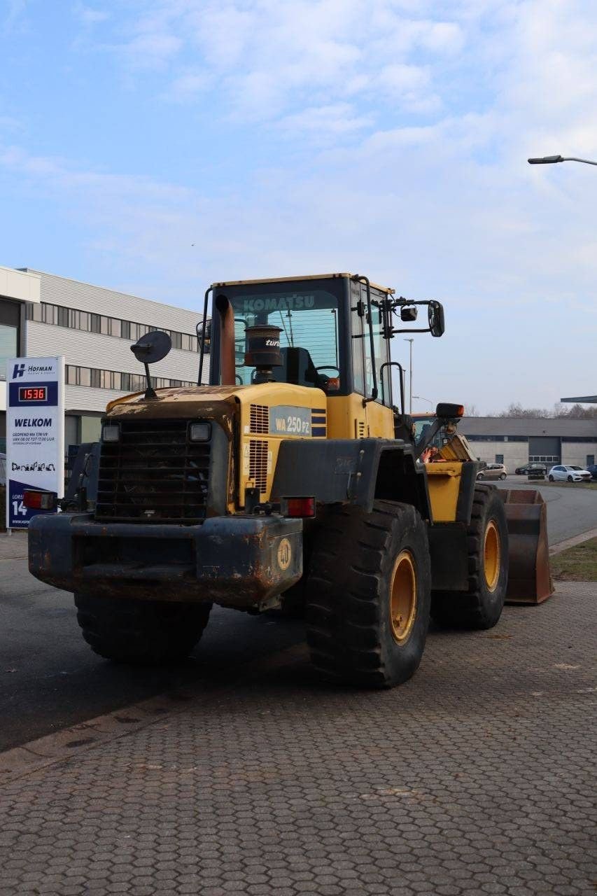 Radlader of the type Komatsu WA250PZ-5, Gebrauchtmaschine in Antwerpen (Picture 7)