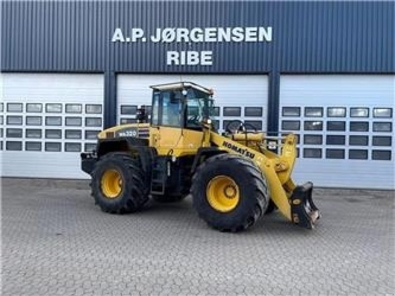 Radlader des Typs Komatsu WA320-5, Gebrauchtmaschine in Ribe (Bild 1)