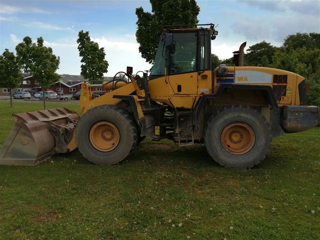 Radlader des Typs Komatsu WA320-5, Gebrauchtmaschine in Sindal (Bild 2)