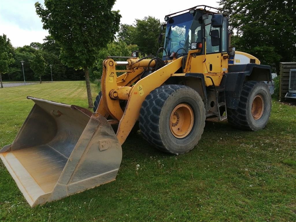 Radlader des Typs Komatsu WA320-5, Gebrauchtmaschine in Sindal (Bild 3)