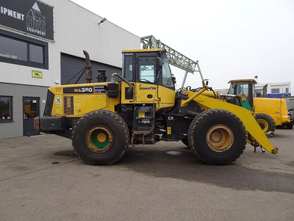 Radlader des Typs Komatsu WA380-5H, Gebrauchtmaschine in Zutphen (Bild 8)