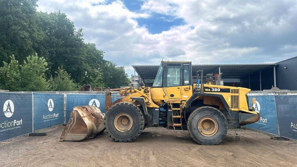 Radlader des Typs Komatsu WA380-6, Gebrauchtmaschine in Antwerpen (Bild 2)