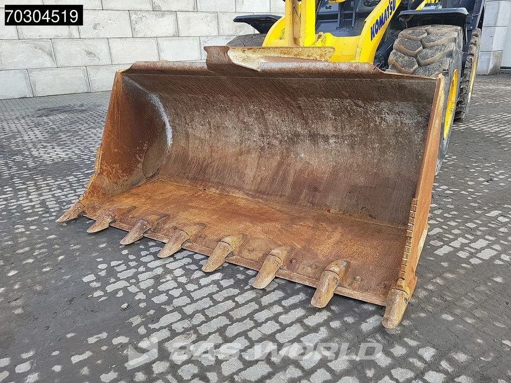 Radlader of the type Komatsu WA380 -8E0 WA380, Gebrauchtmaschine in Veghel (Picture 11)