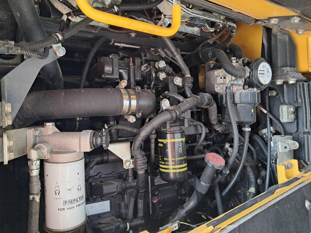 Radlader des Typs Komatsu WA380-8E0, Gebrauchtmaschine in Overijse (Bild 8)