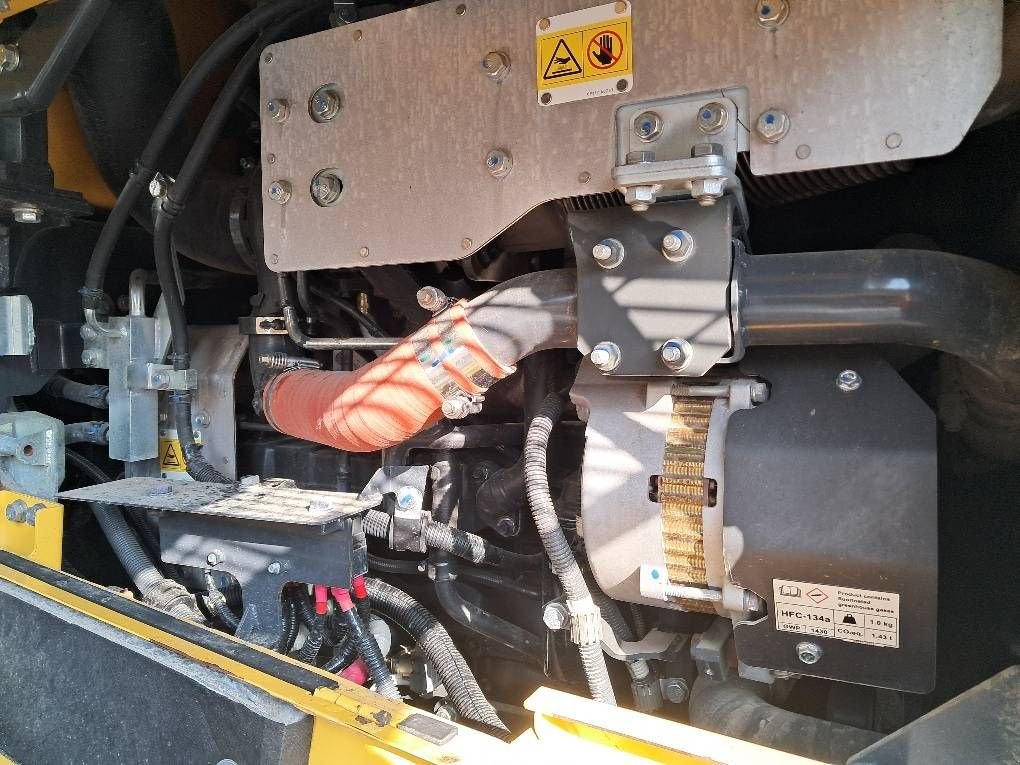 Radlader des Typs Komatsu WA380-8E0, Gebrauchtmaschine in Overijse (Bild 4)