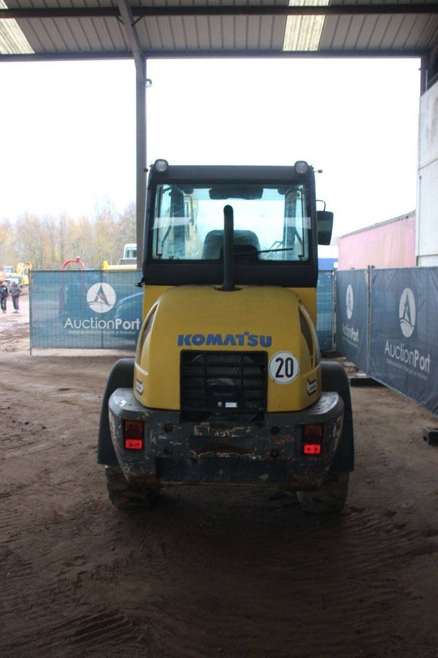 Radlader типа Komatsu WA80-5, Gebrauchtmaschine в Antwerpen (Фотография 4)