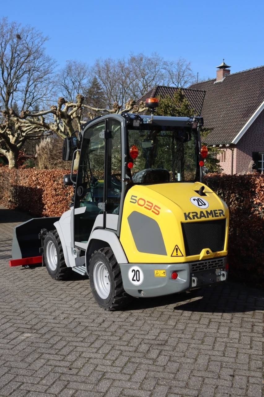 Radlader des Typs Kramer 5035, Neumaschine in Antwerpen (Bild 4)
