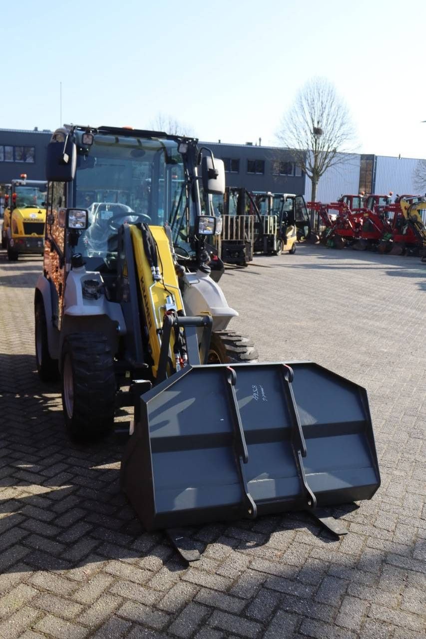 Radlader des Typs Kramer 5035, Neumaschine in Antwerpen (Bild 8)