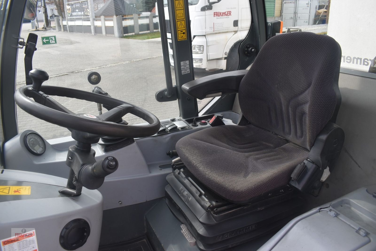 Radlader типа Kramer 750, Gebrauchtmaschine в Putzleinsdorf (Фотография 5)