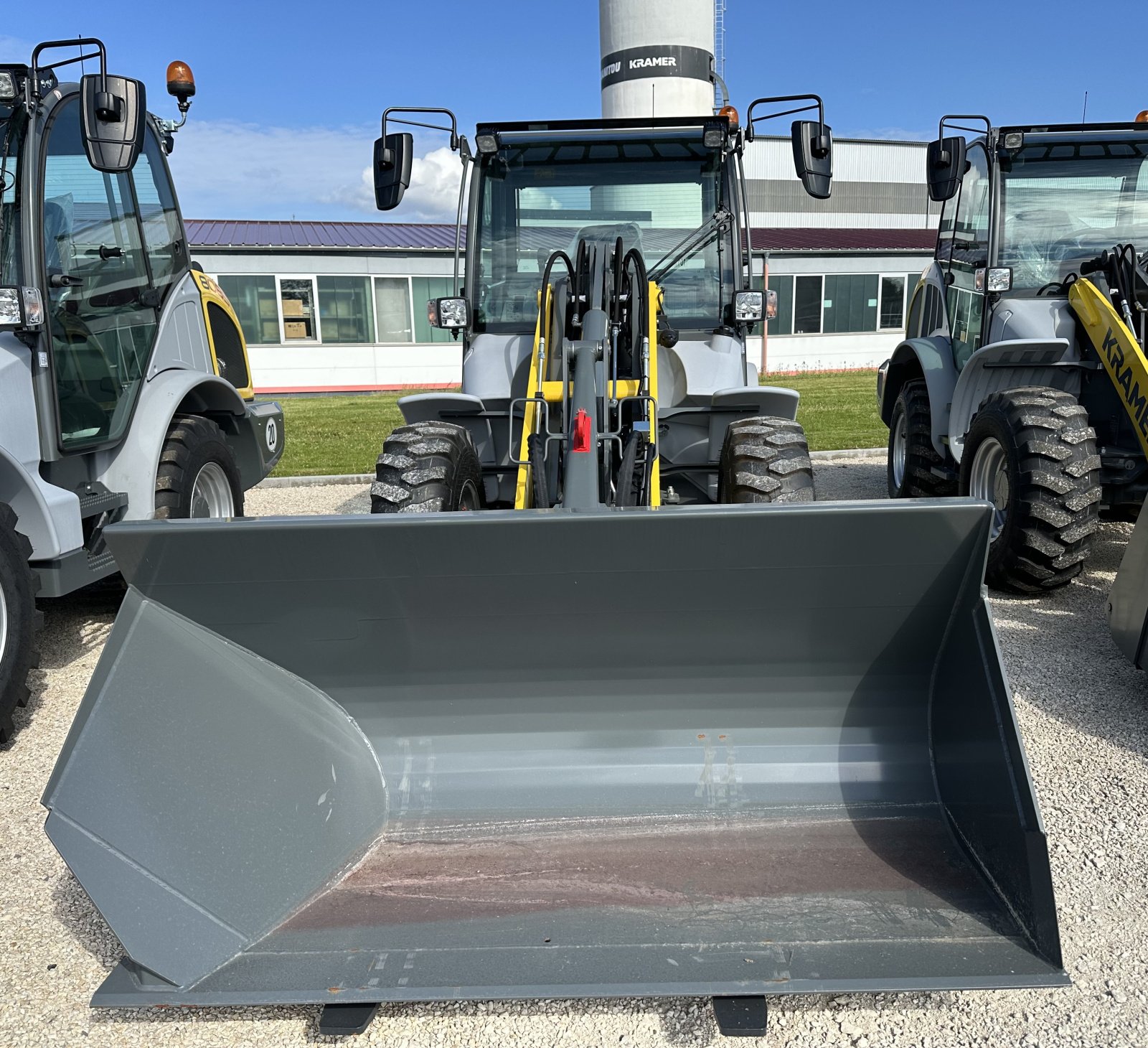 Radlader des Typs Kramer 8085, Neumaschine in Ansbach (Bild 3)