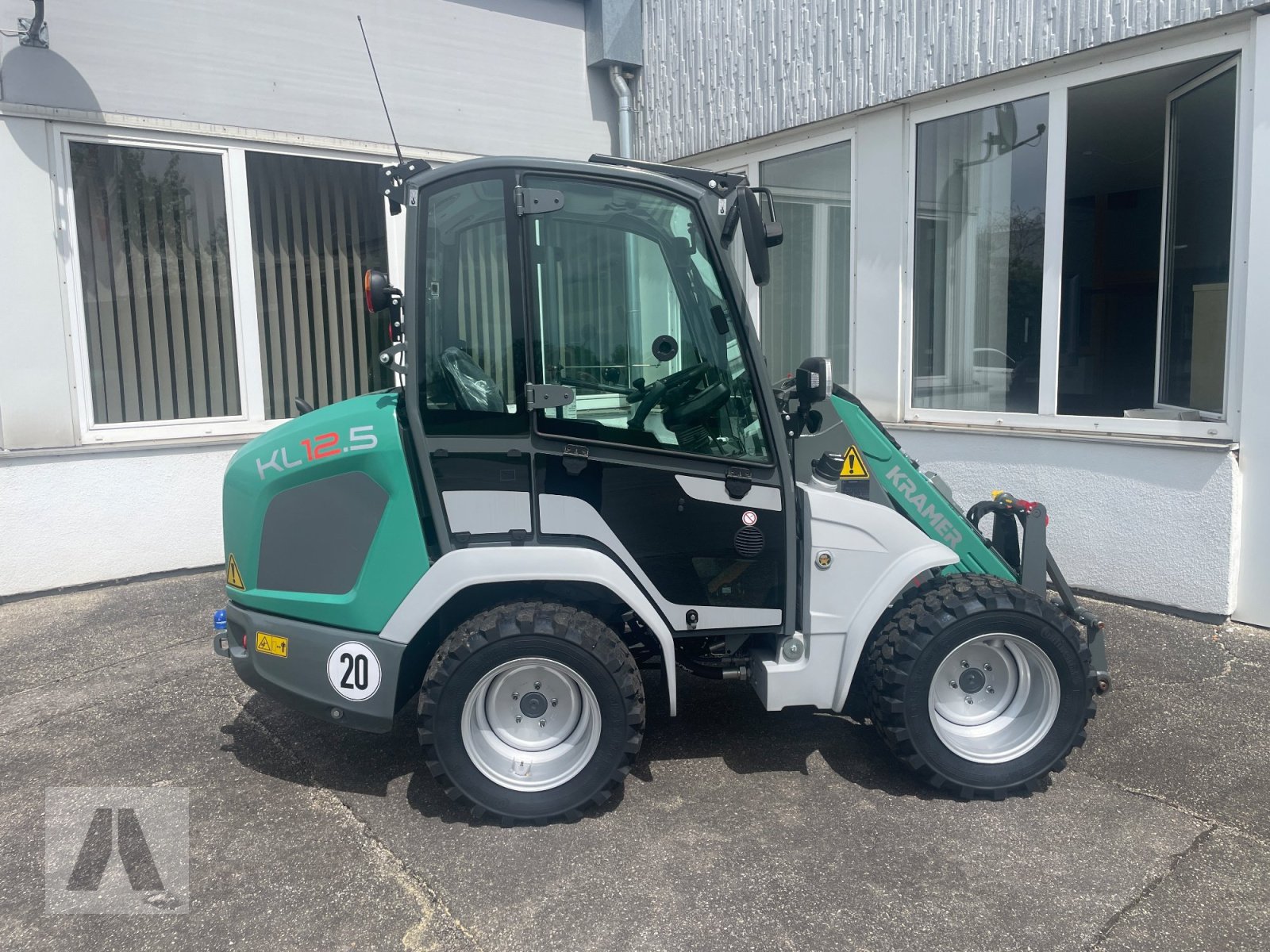 Radlader of the type Kramer KL 12.5, Neumaschine in Eggenfelden (Picture 7)