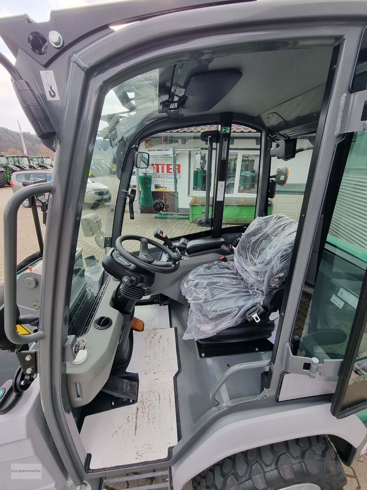 Radlader of the type Kramer KL 14.5, Neumaschine in Auerbach (Picture 5)