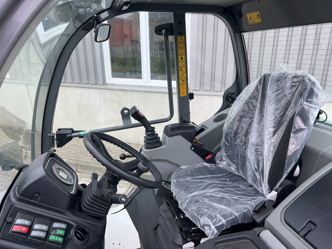 Radlader des Typs Kramer KL 43.8L, Neumaschine in Lauterberg/Barbis (Bild 8)