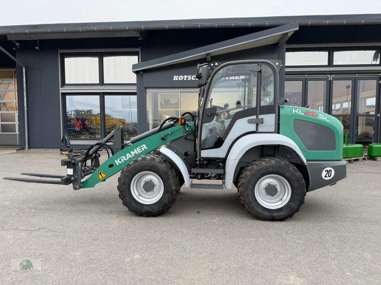 Radlader of the type Kramer KL25.5, Neumaschine in Münchberg (Picture 1)